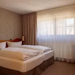 Ettrich & Elbresort Отель Курорт-Ратен